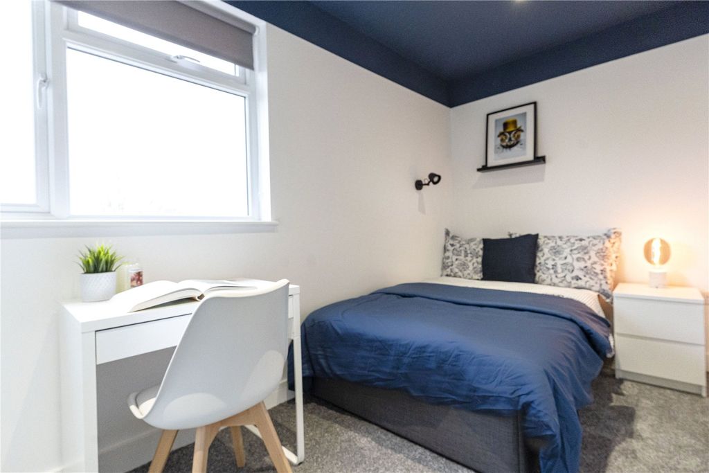 Property photo 2 of 7 Bedroom