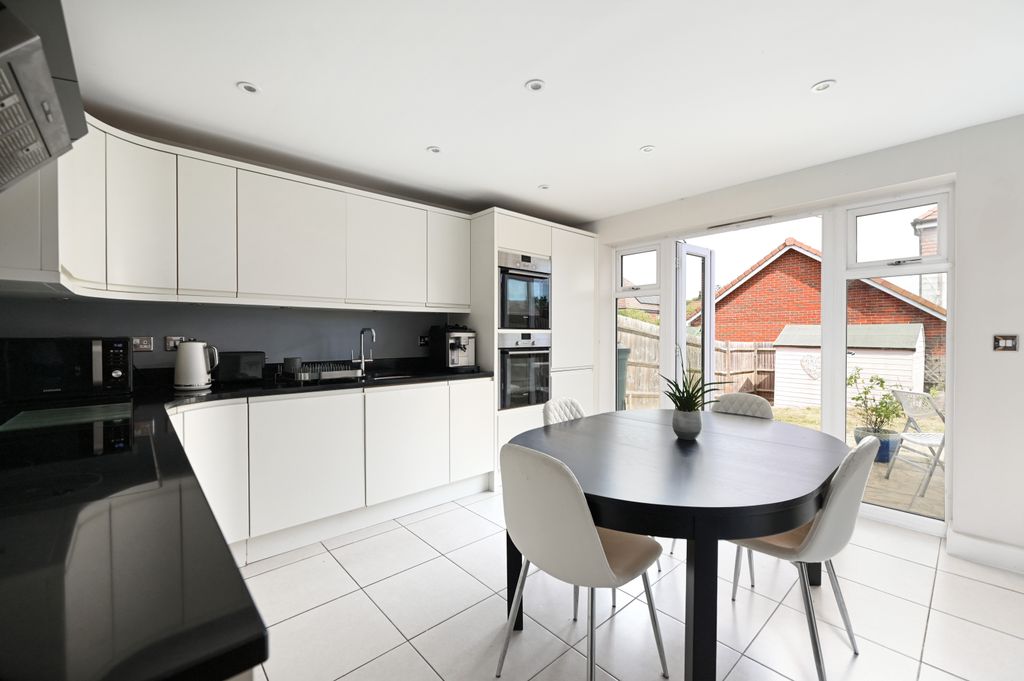 Property photo 3 of 10 8 Clarks Farm Way (10)
