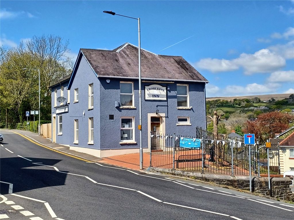 Property photo 3 of 21 Picture No. 02