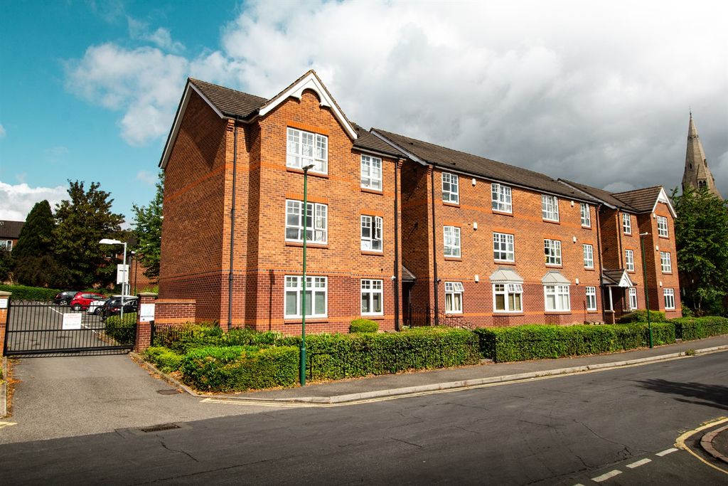 Property photo 1 of 25 Cleeves Court