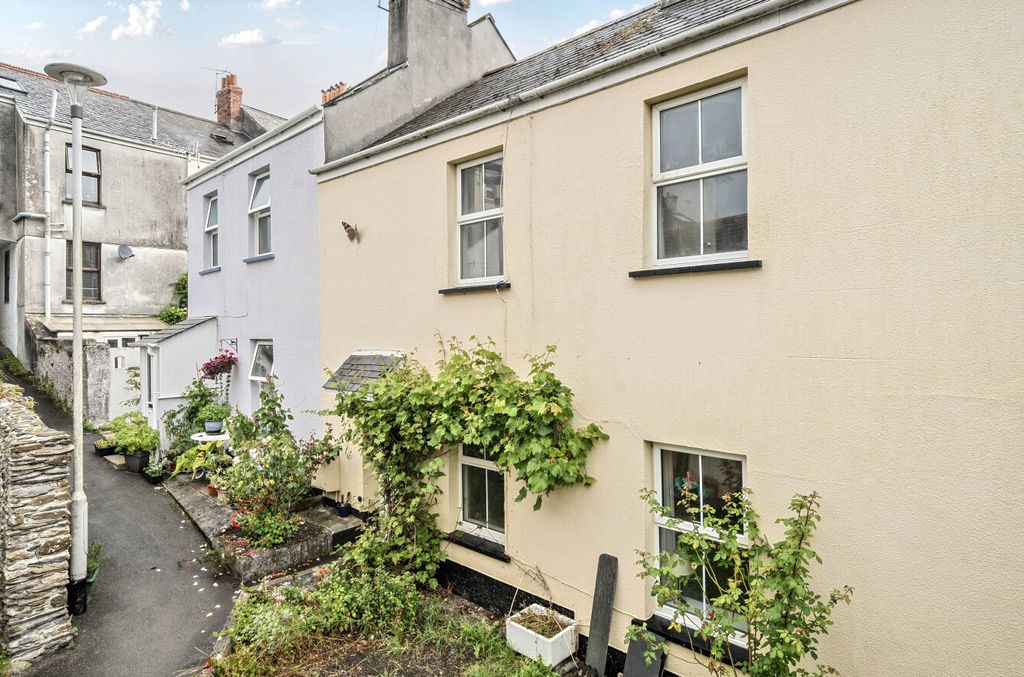 Property photo 1 of 16 1 - 1332268-1-6888B90...
