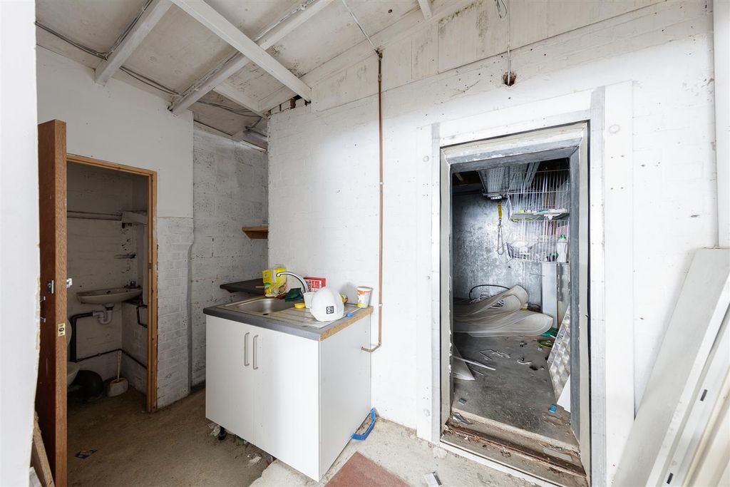 Property photo 3 of 4 094A3019-Hdr.Jpg