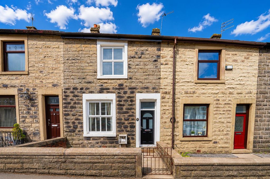 Property photo 3 of 19