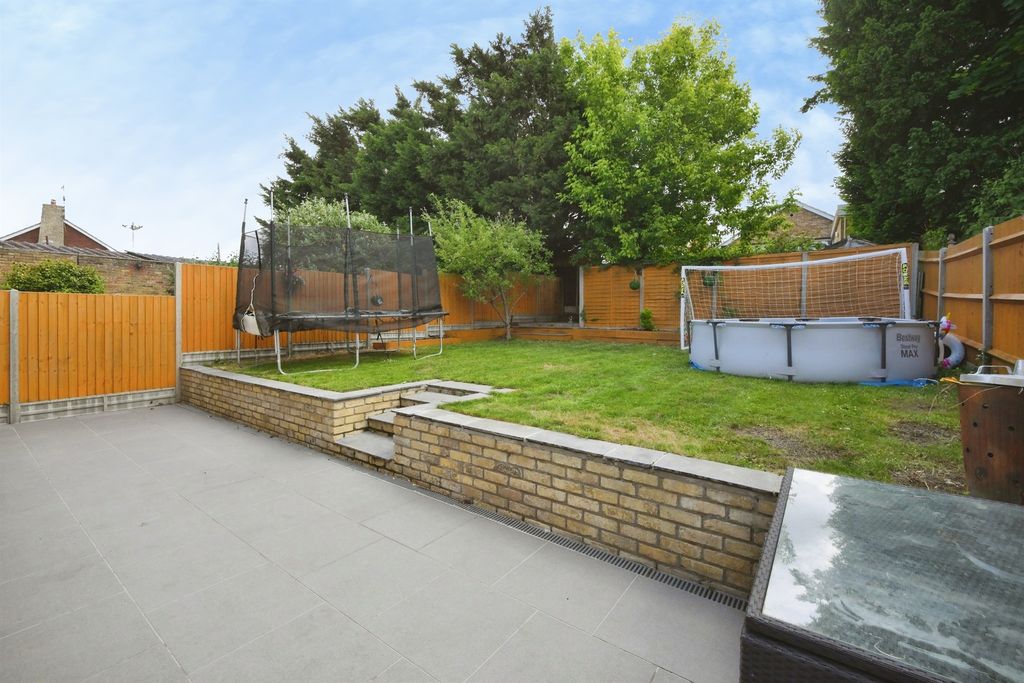 Property photo 3 of 20