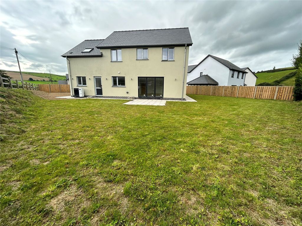 Property photo 2 of 17 Picture No. 01
