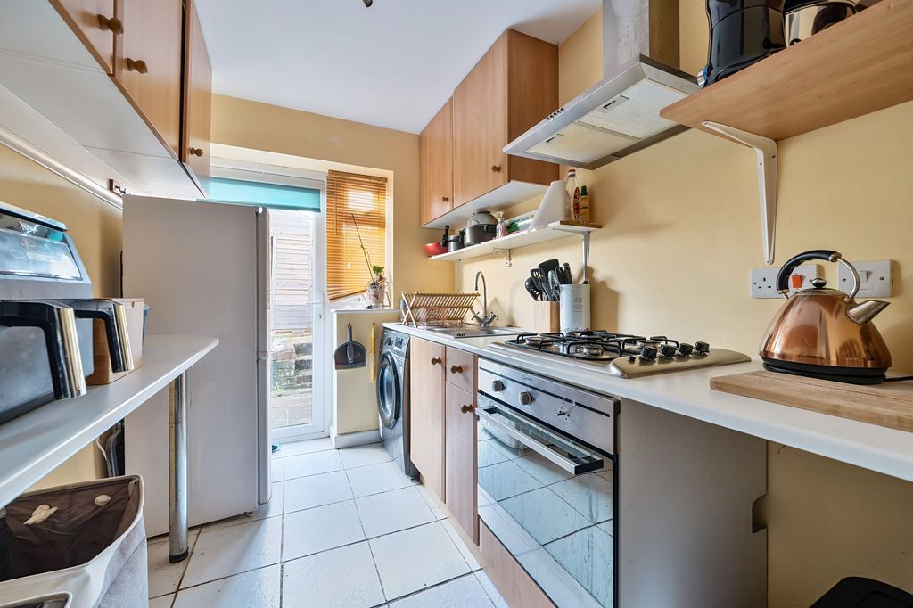 Property photo 3 of 12 Kitchen