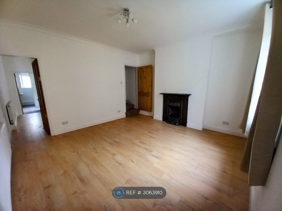 Property photo 3 of 12 Living Room
