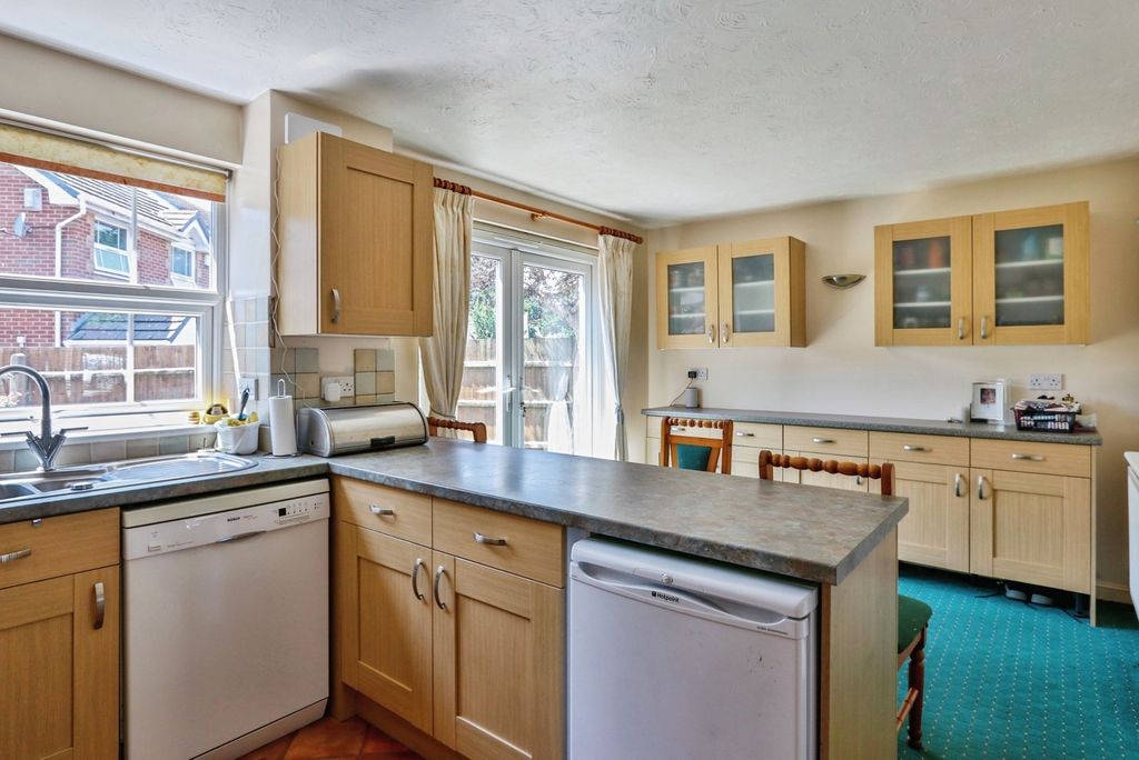 Property photo 3 of 17 Kitchen/Diner