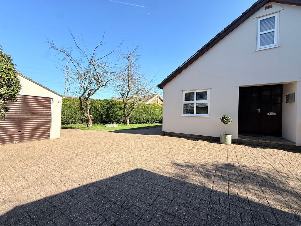 Property photo 3 of 29