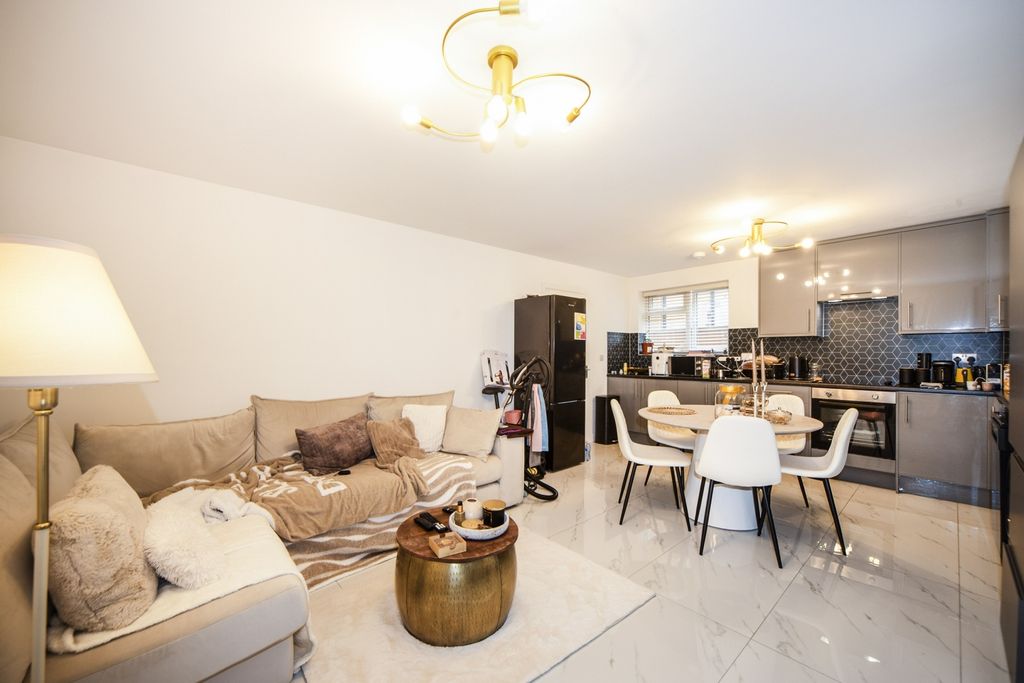 Property photo 1 of 9 Reception