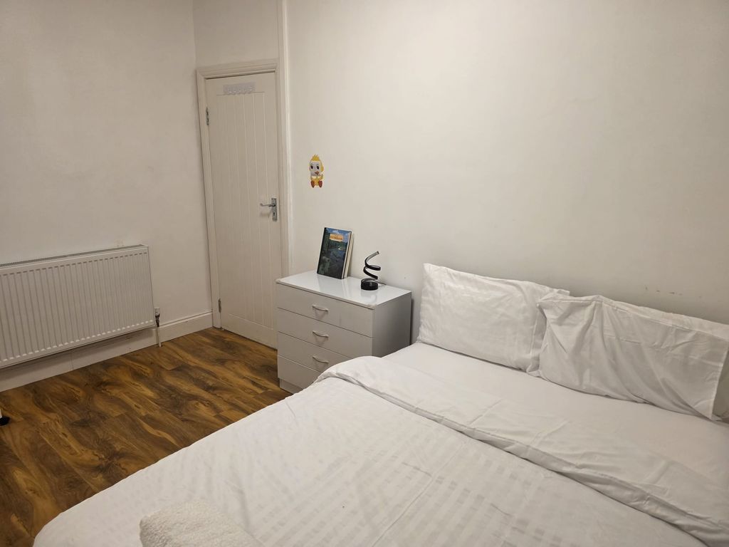 Property photo 1 of 2