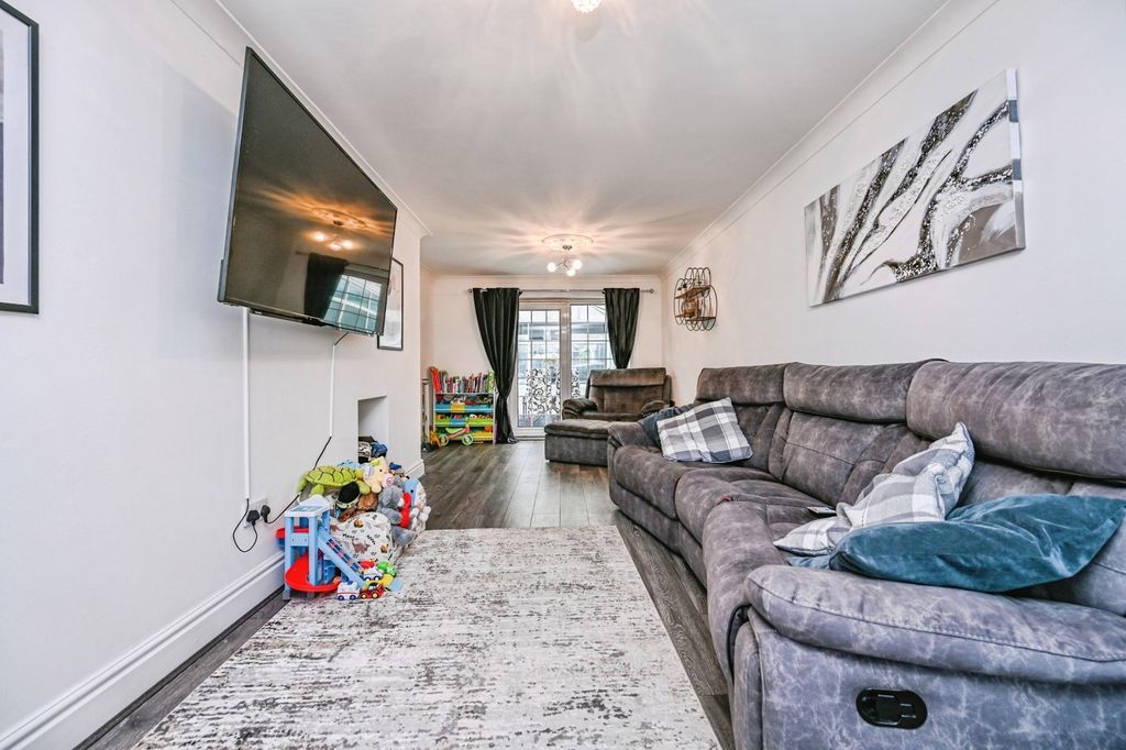 Property photo 2 of 16 Pbox-Img.Jpg