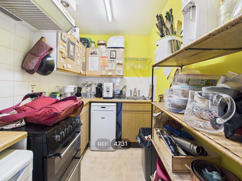 Property photo 3 of 14 Kitchen