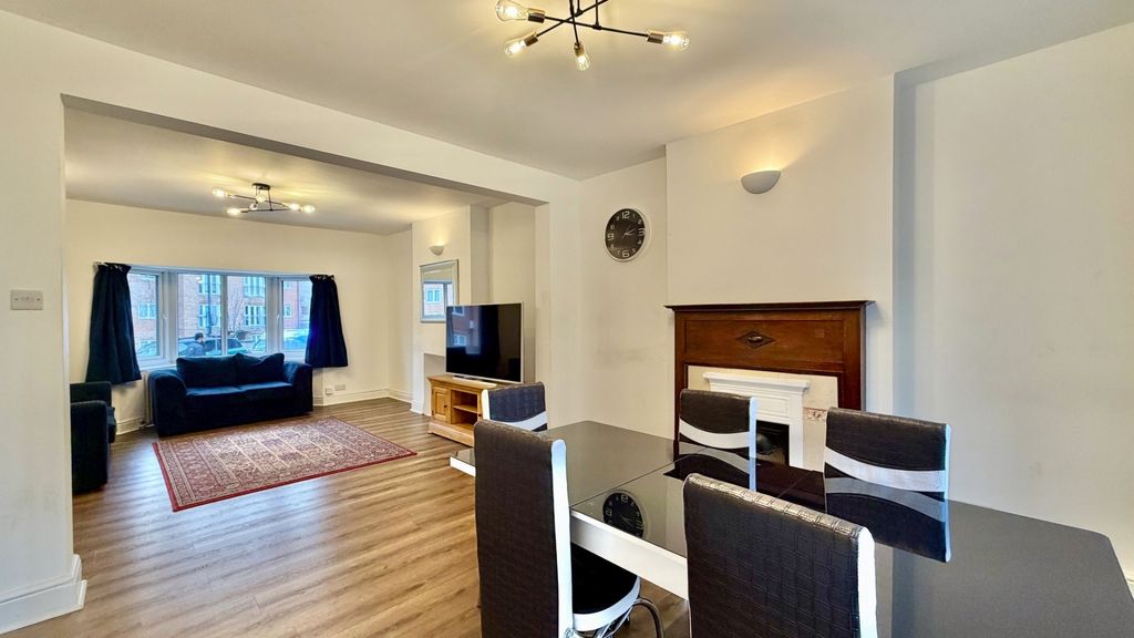 Property photo 2 of 25 Photo 16