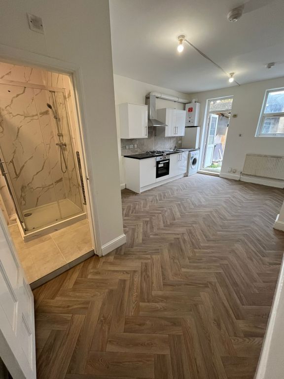 Property photo 1 of 3 Cosy 1-Bedroom Flat In Ilford