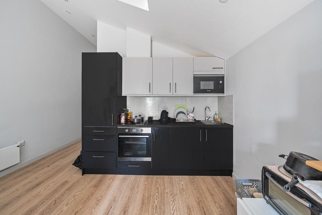 Property photo 3 of 8 1132979 (3)