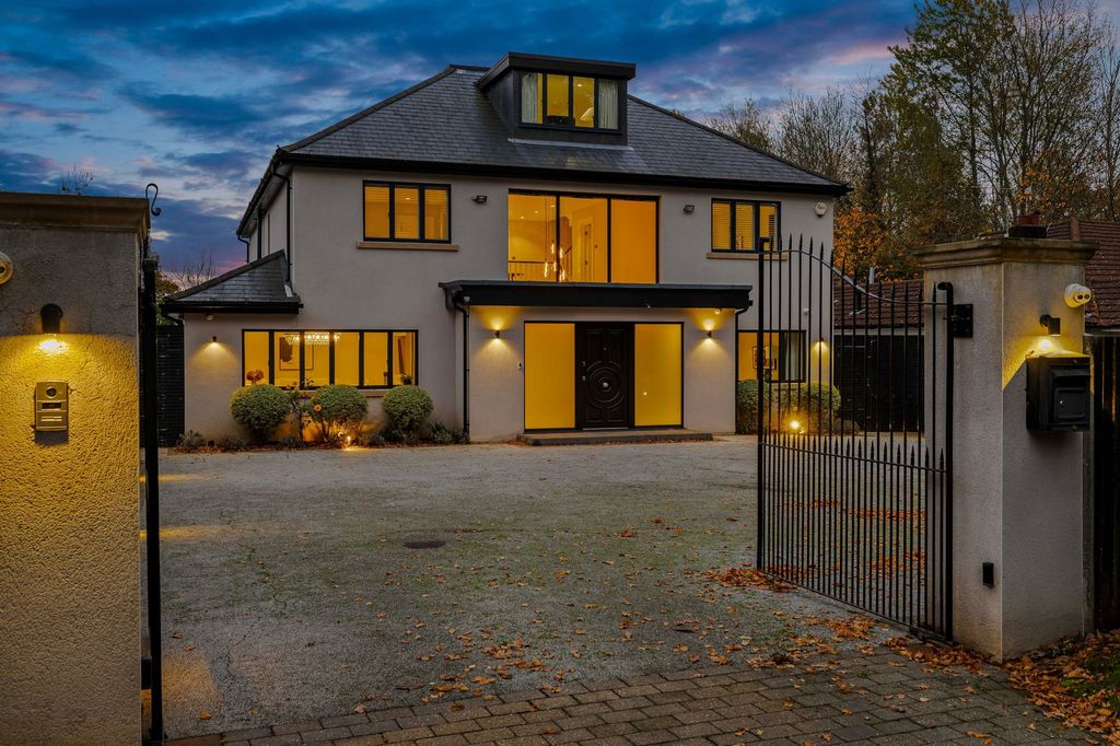 Property photo 1 of 34