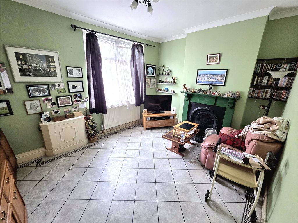Property photo 3 of 12 Picture No. 11