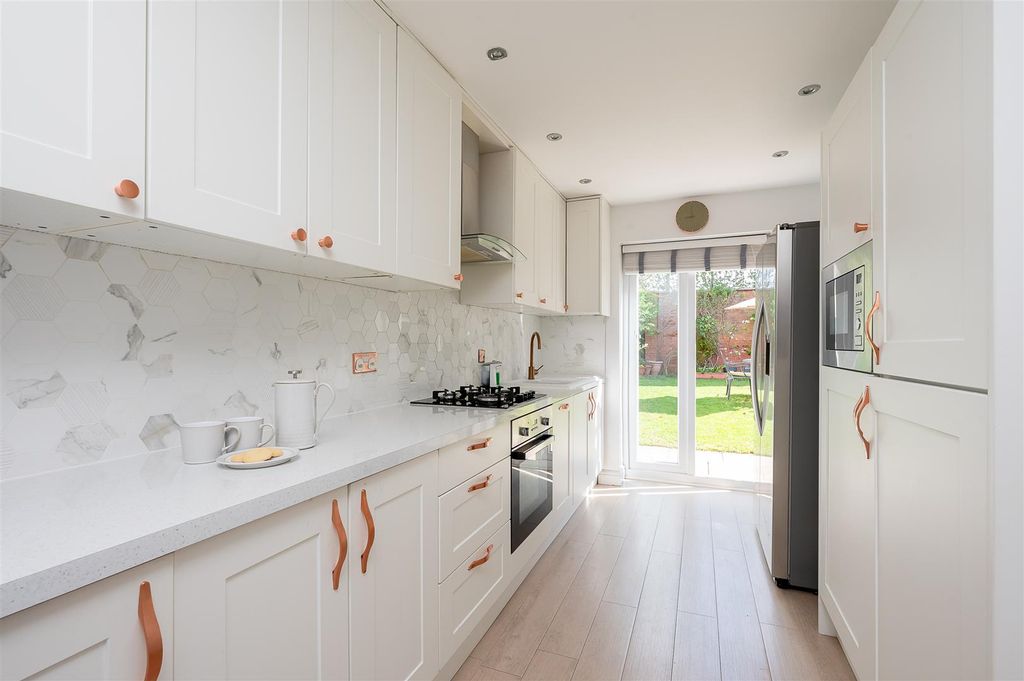 Property photo 3 of 14 Kitchen