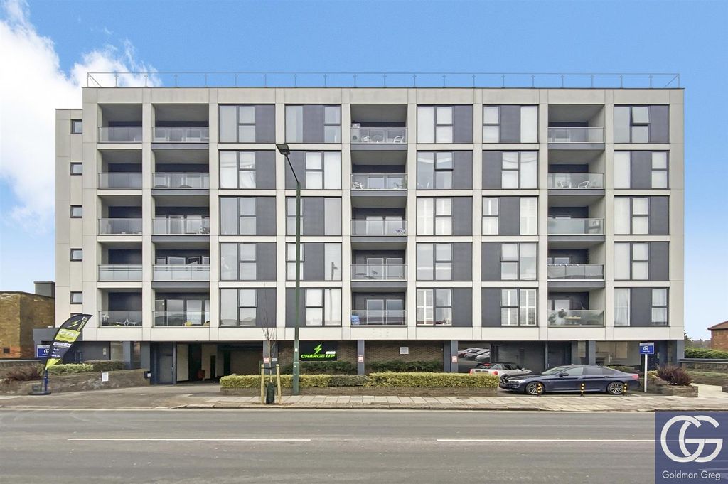 Property photo 2 of 14