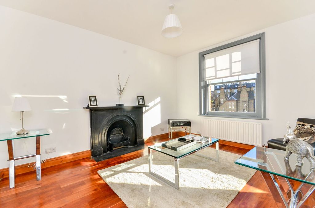 Property photo 3 of 13
