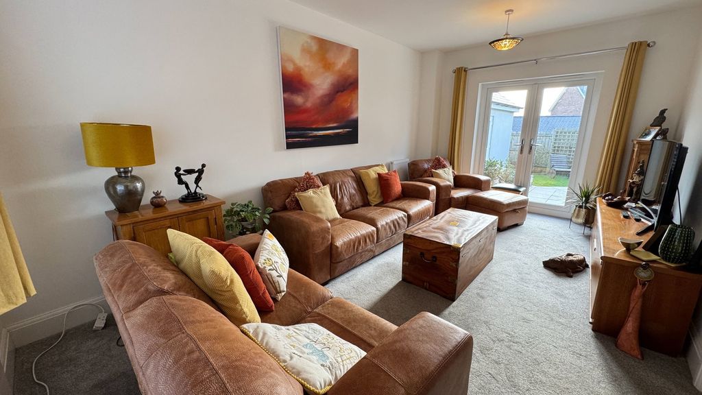 Property photo 3 of 21