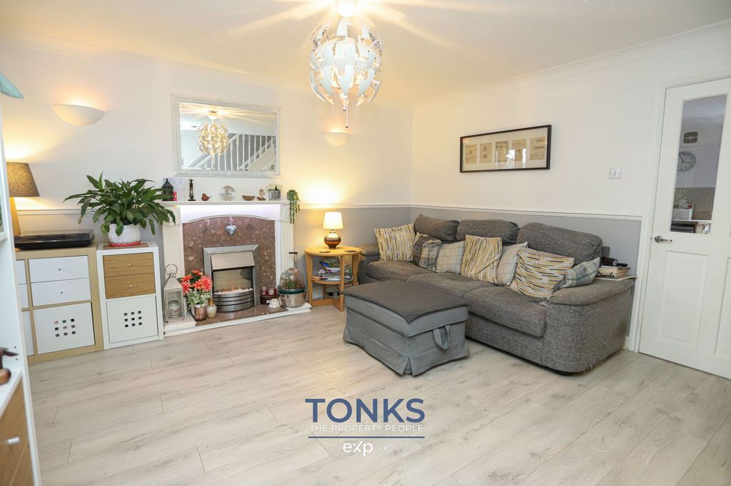 Property photo 2 of 18