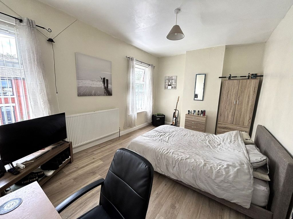 Property photo 3 of 16 Bedroom 1