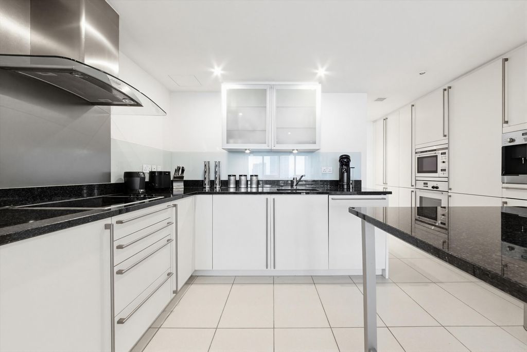 Property photo 2 of 15 Image