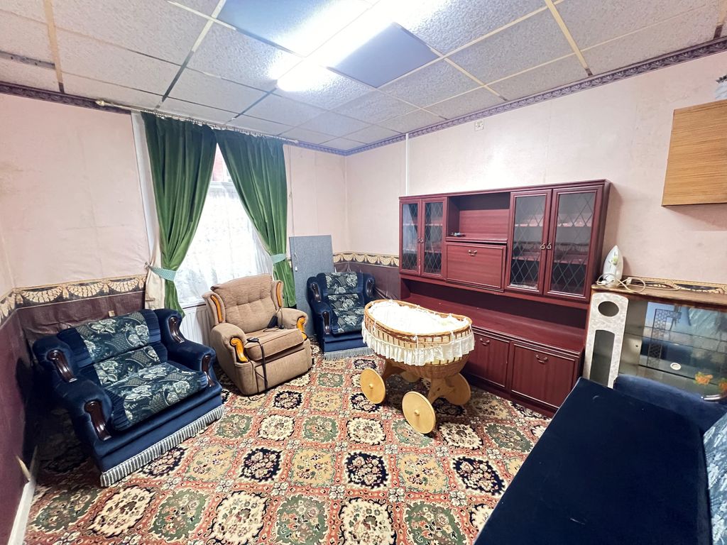 Property photo 3 of 9