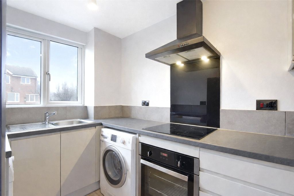 Property photo 2 of 5 Picture No. 19