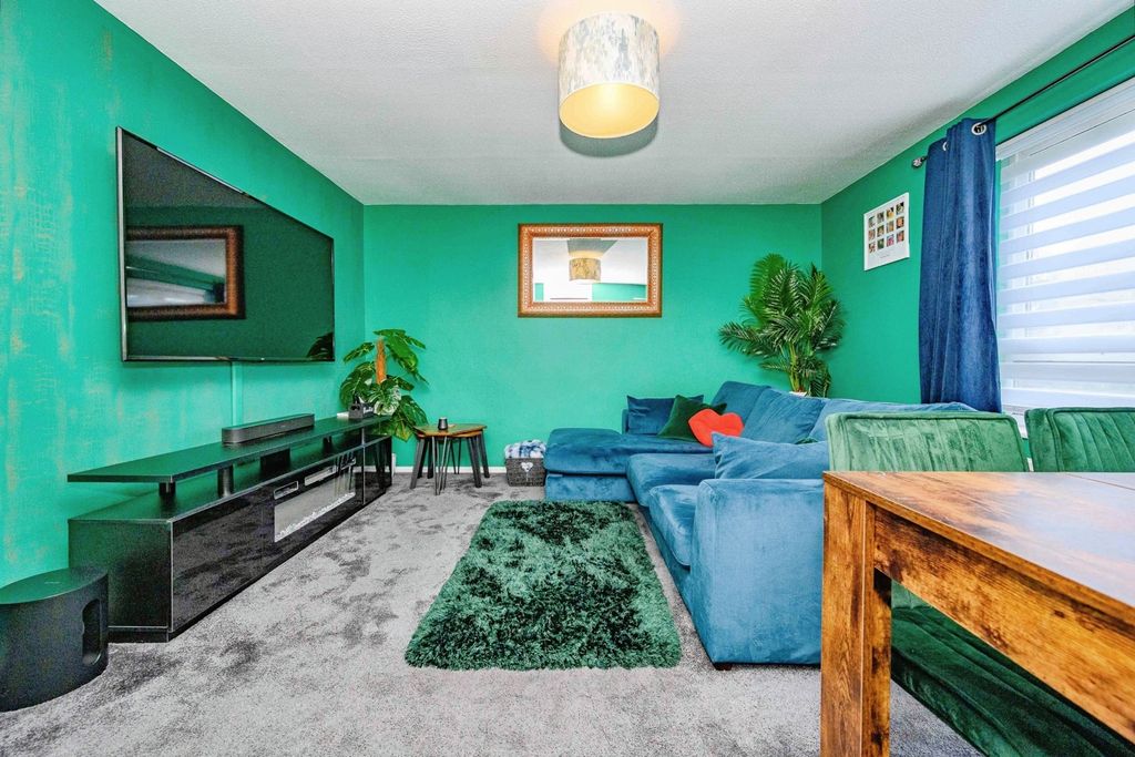Property photo 2 of 11 Pbox-Img.Jpg