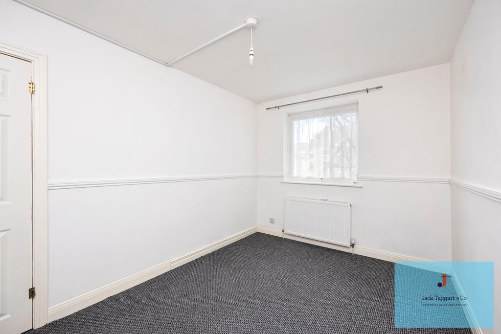 Property photo 3 of 19 Bedroom