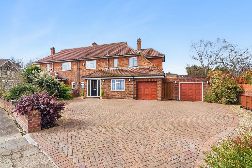 Property photo 1 of 35