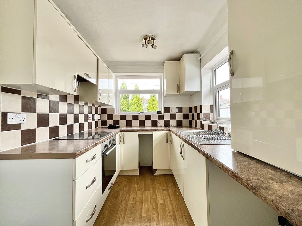 Property photo 2 of 28