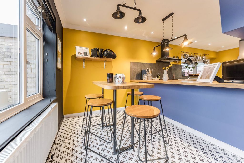 Property photo 3 of 16