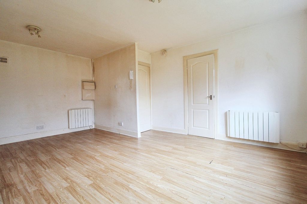 Property photo 3 of 12 Picture No. 05