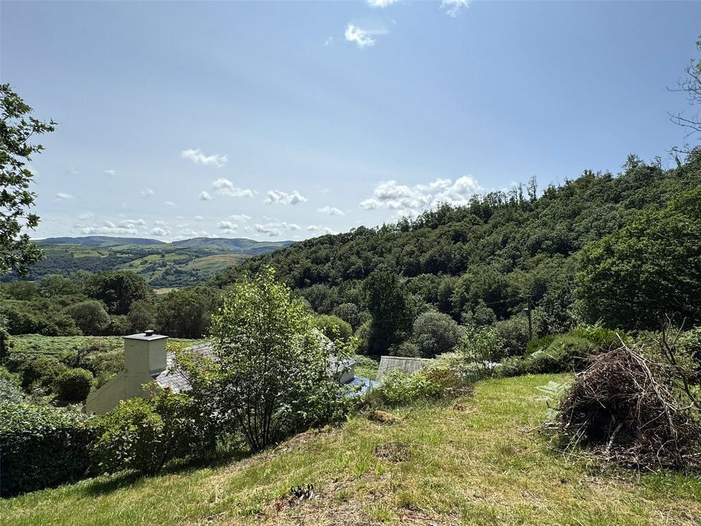 Property photo 3 of 33 Picture No. 04