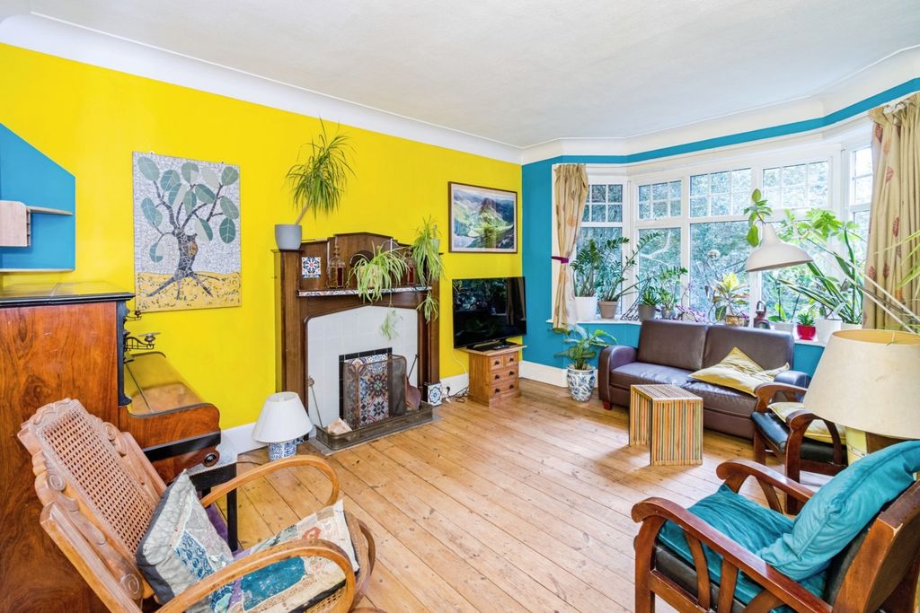 Property photo 2 of 16 Photo