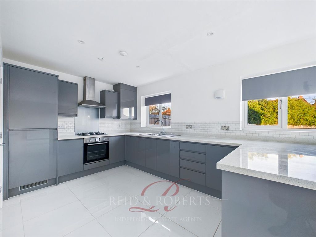 Property photo 2 of 20 Cam05148G0-Pr0107-Still014.Jpg