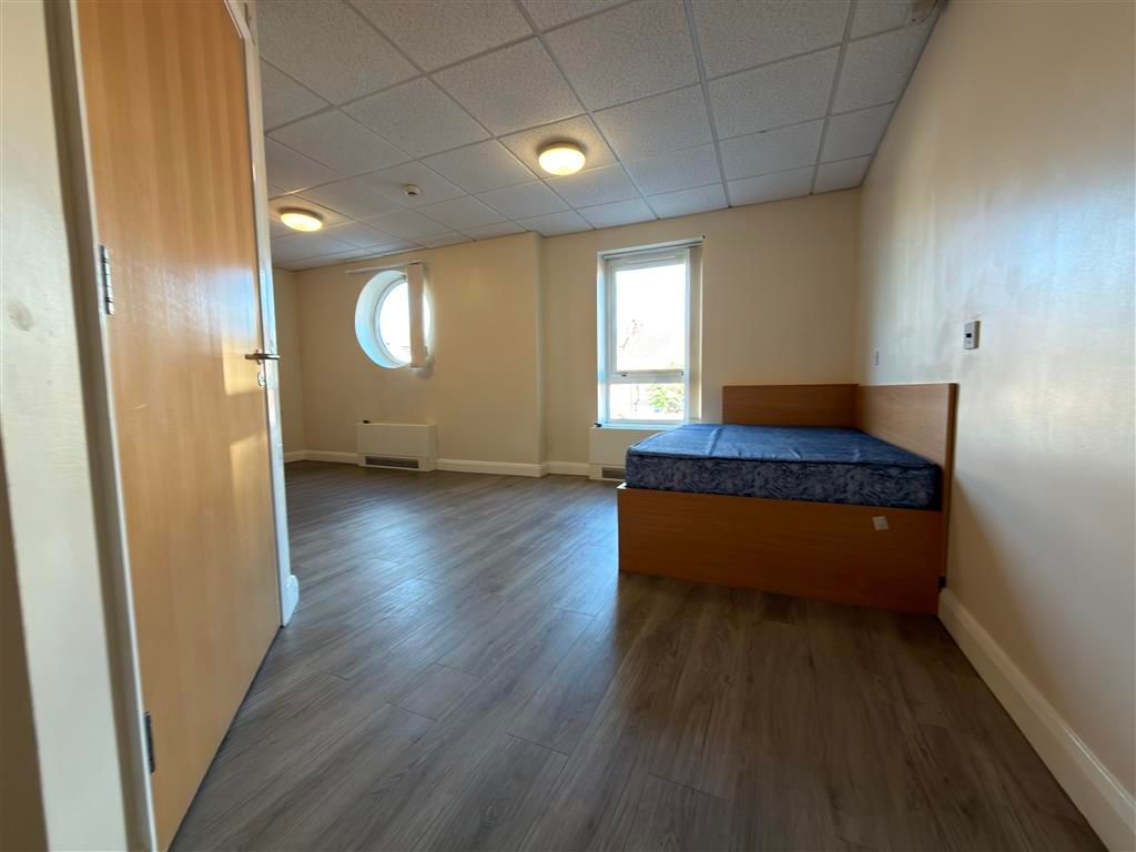 Property photo 2 of 9 Image