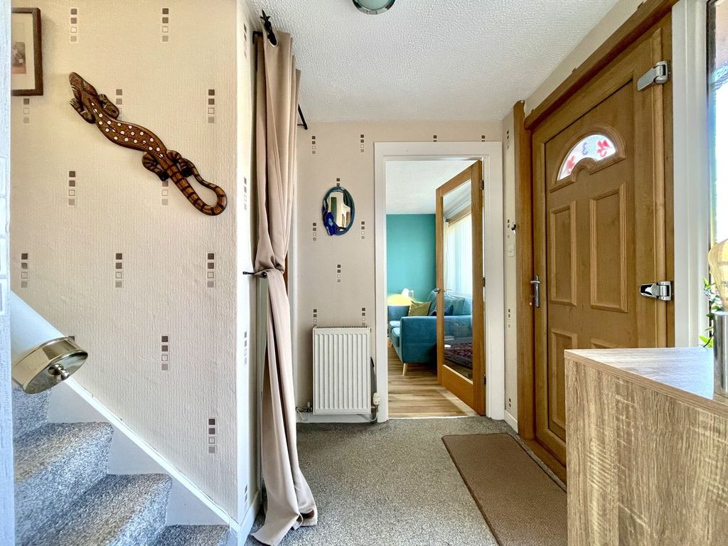 Property photo 2 of 35