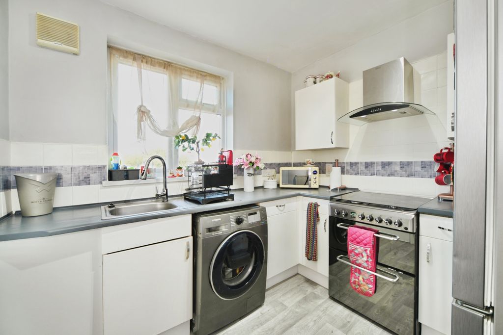 Property photo 3 of 14 Dsc_3861