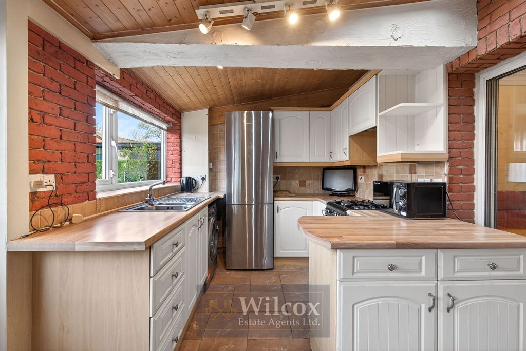 Property photo 3 of 24