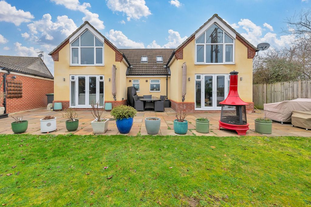 Property photo 1 of 24