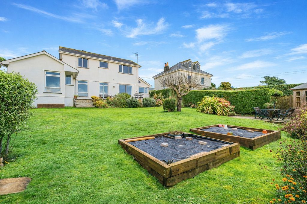 Property photo 3 of 31