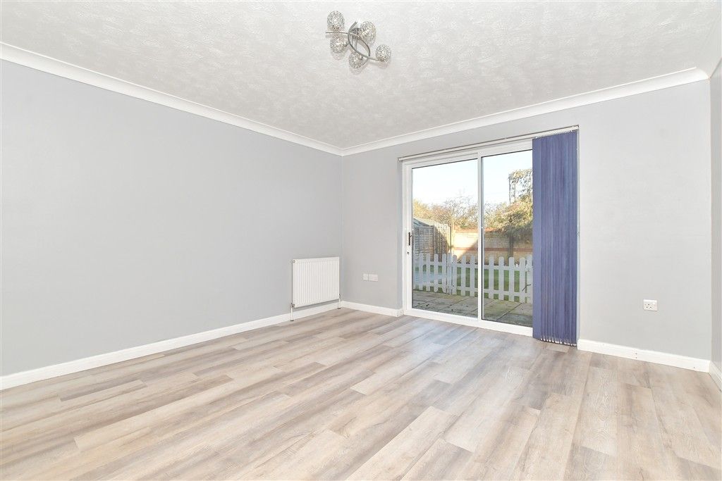 Property photo 3 of 8 Lounge/Diner