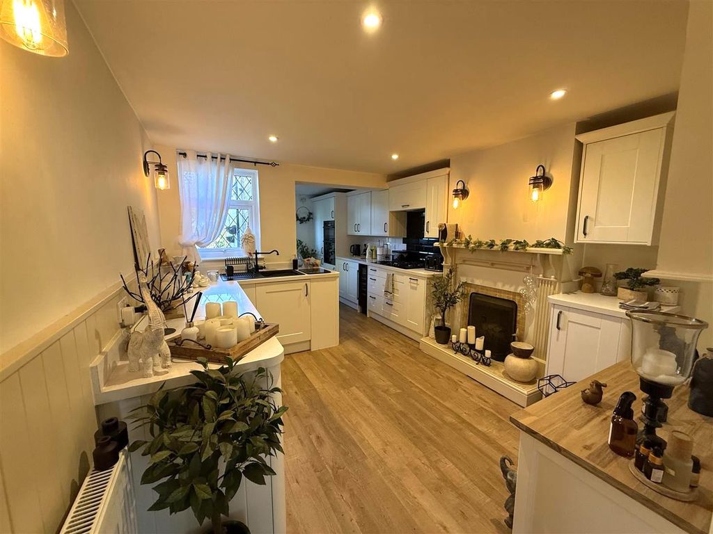 Property photo 3 of 15 Kitchen.Png