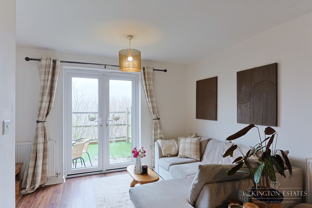 Property photo 2 of 13 5004233