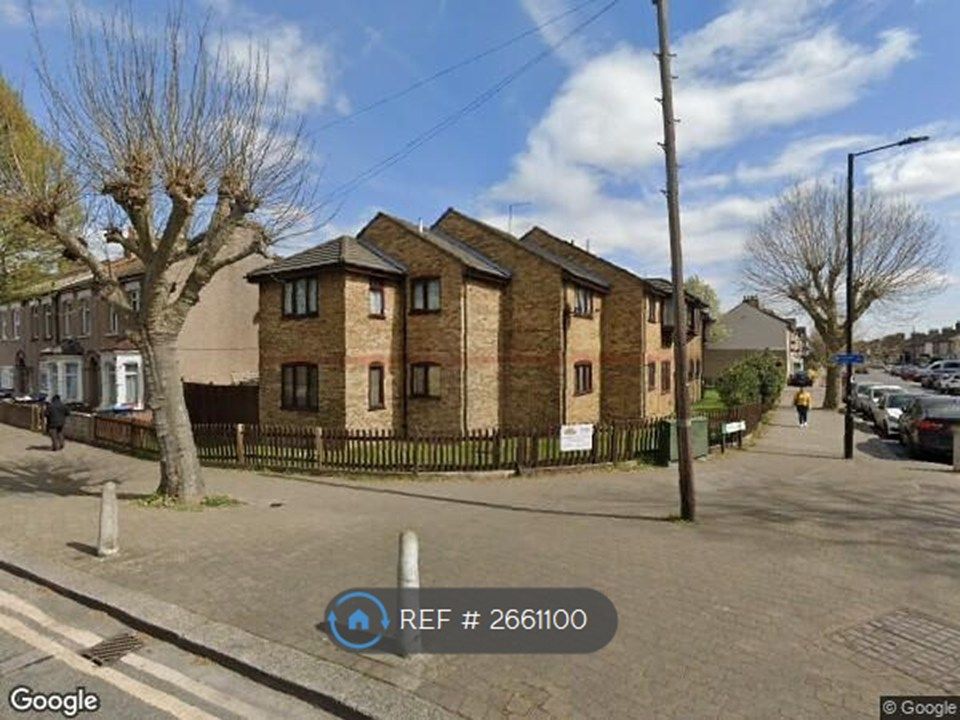 Property photo 1 of 9 Gosmore Court